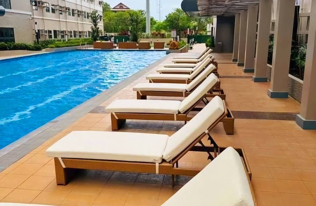 Modern Cozy Studio with Netflix