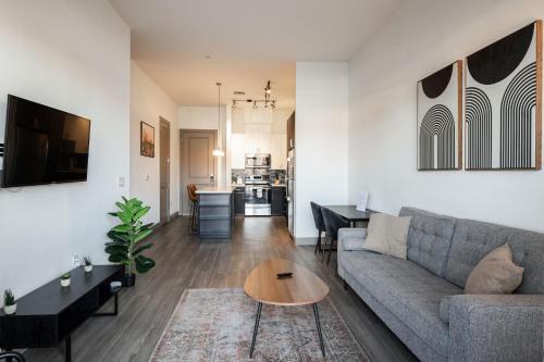 Modern CozySuites on the Town Lake waterfront 12