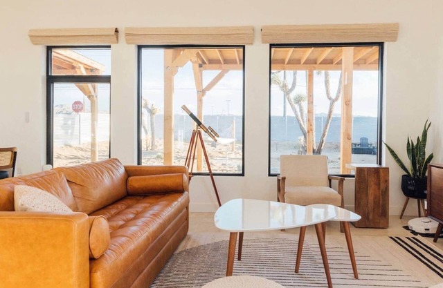 Modern Desert Oasis minutes from the park