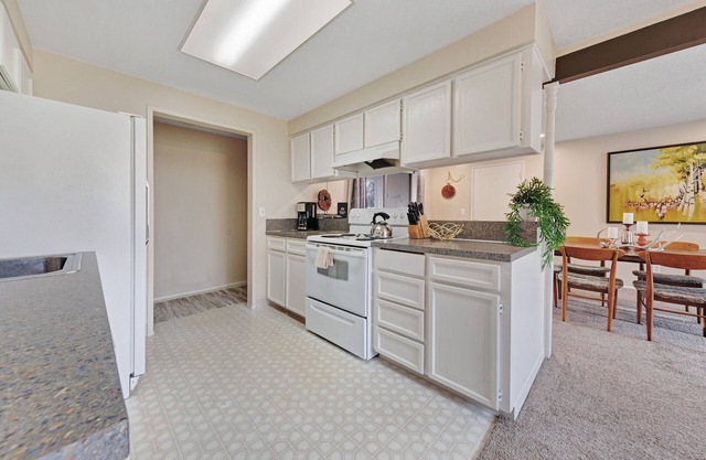 Modern, dog-friendly home with ideal location for work or pleasure