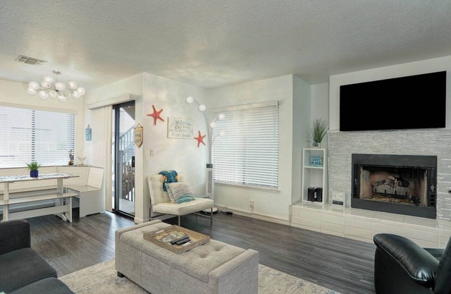 Modern Downtown Condo