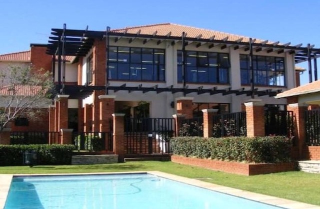 Modern Executive Penthouse ALL Amenities Included