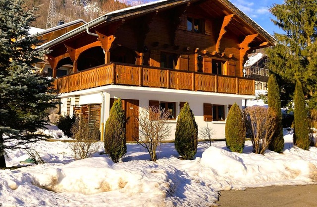 Modern Family Chalet with Fireplace | Portes du Soleil