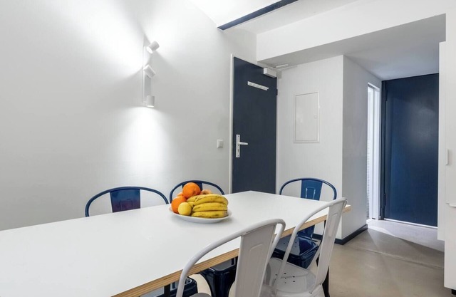 Modern Flat in Kreuzberg 2 bath rooms