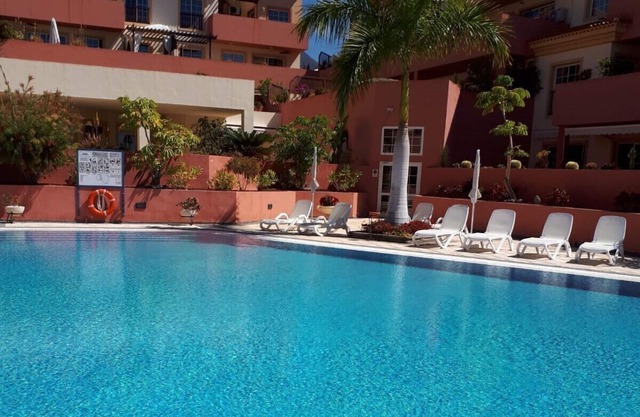 Modern fully equipped apartment in exclusive area with pool.