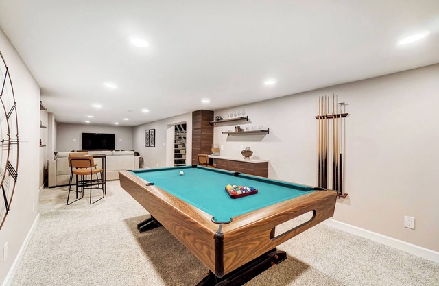 Modern, Fully Furnished Retreat, Close to OSU Campus, Downtown and Riverside Hos