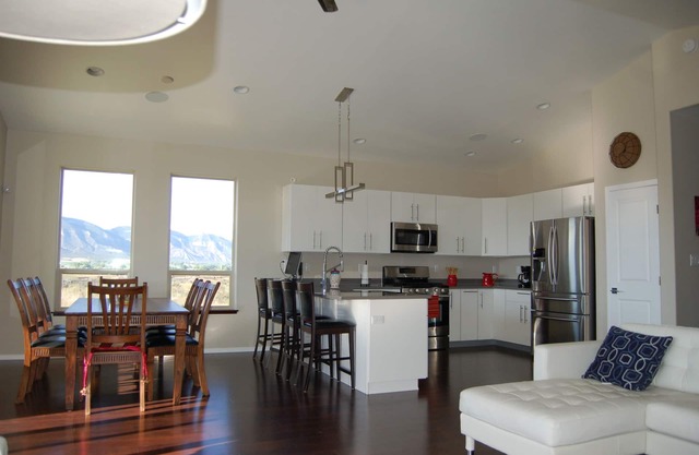 Modern Home in Cortez, Great Views with Easy Access to Activities