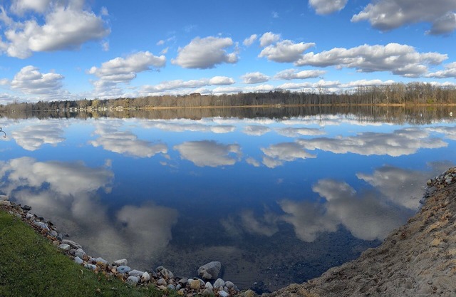 Modern lake house with sandy beach! Perfect for families/couples!