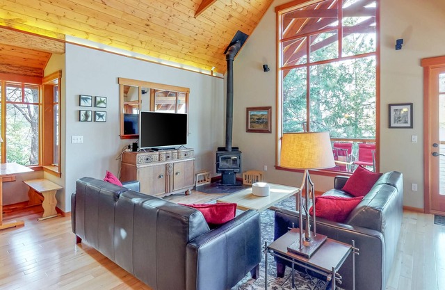 Modern lakefront cabin with dock & 180 feet of pristine waterfront