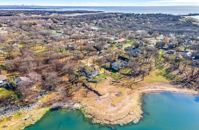 Modern Lakefront Loft Retreat ~ Private Beach & Water Toys
