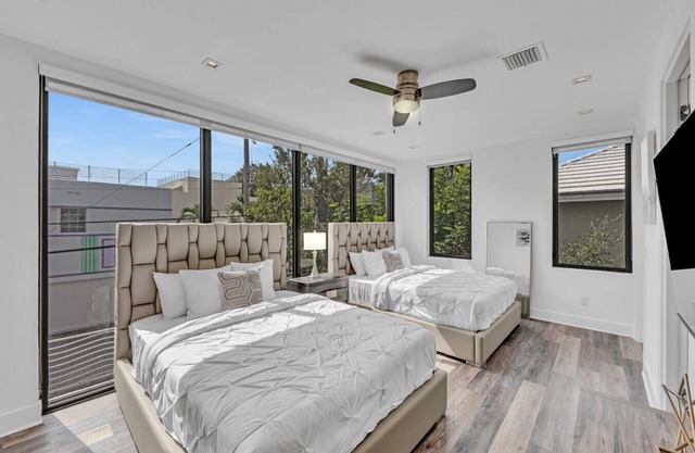 Modern Las Olas Masterpiece, Steps from Las Olas