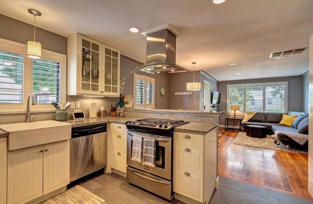 Modern Littleton Cottage 2 Blocks to Main Pets Fenced Backyard Firepit