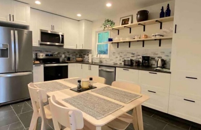 Modern live/work/art/hike space close to downtown