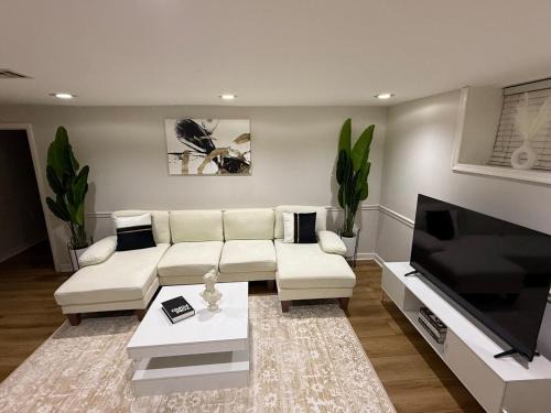 Modern loft 9 min from EWR