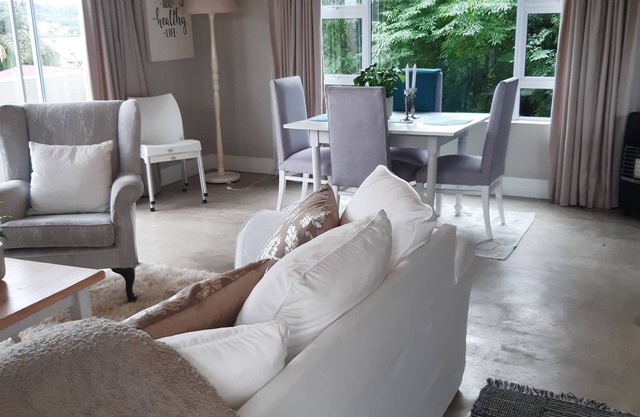 Modern, loft style, self catering apartment, with beautiful City view.