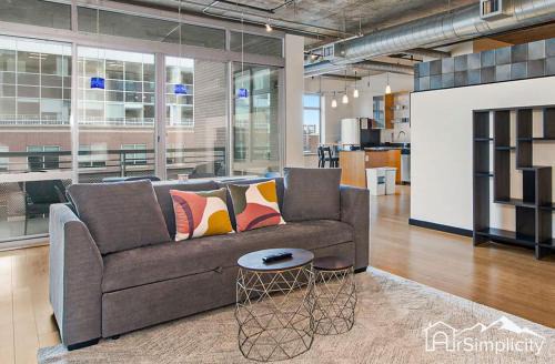 Modern Loft W Patio & Gym Near Union Station