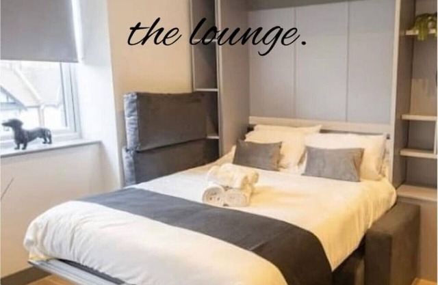 Modern London Apt: 2 Bed,2 Bath