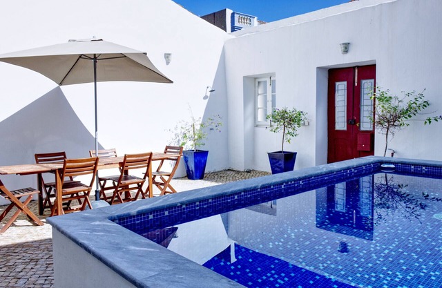 Modern & Lovely Villa, w/pool, center of Tavira!