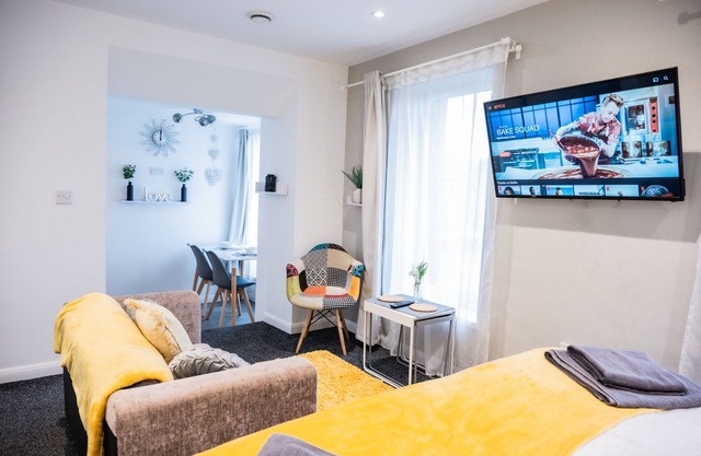 Modern Luxury & Comfortable Apartment