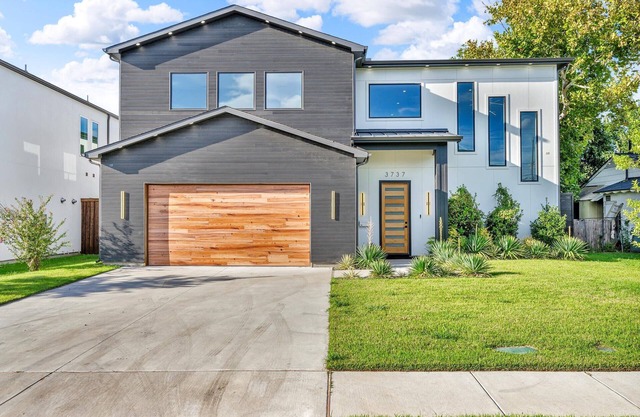 Modern Luxury Family Retreat - Relax, Induldge and Enjoy the City with Style