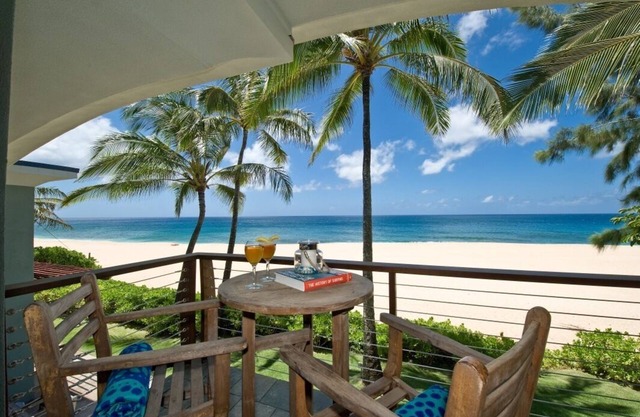 Modern Luxury on Spectacular Pipeline Beach