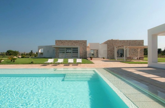 Modern Luxury Villa for rent in the Heart of Puglia