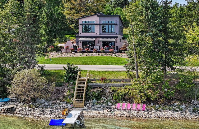 Modern Luxury Waterfront On Old Mission Peninsula