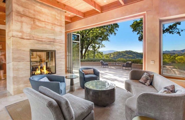 Modern Luxury with Vineyard View, Pool & Spa