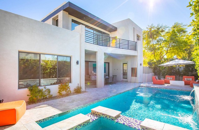 Modern Masterpiece Neighboring Fashion Square