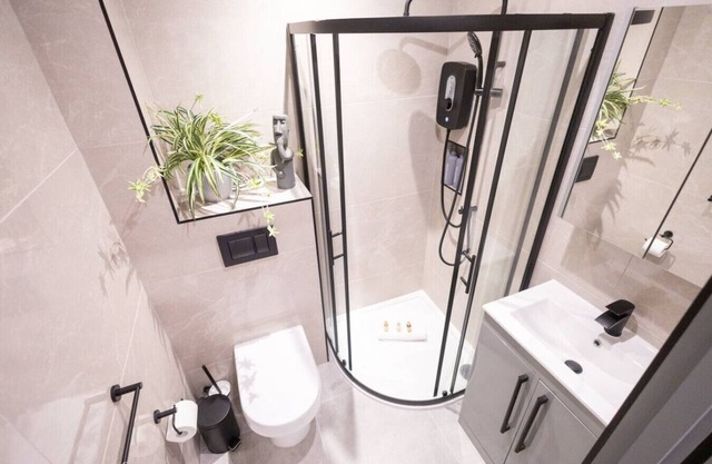 Modern New 2BR/2BA in Finchley