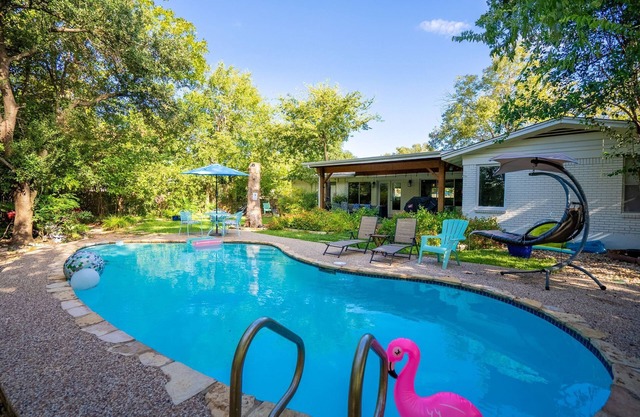 Modern Oasis Heated Pool BBQ, EV & Fast WiFi