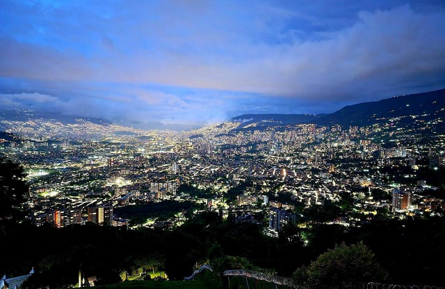 Modern Panoramic Luxury Mansion with the best VIP Viewpoint in Medellín