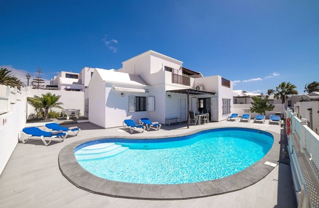 Modern Puerto Del Carmen Villa | Heated Private Pool | Pool Table | Villa Maria