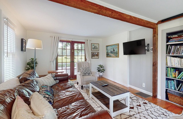 Modern Rustic Farmhouse with Fast WiFi, Fireplace, & Mountain View - Near Skiing