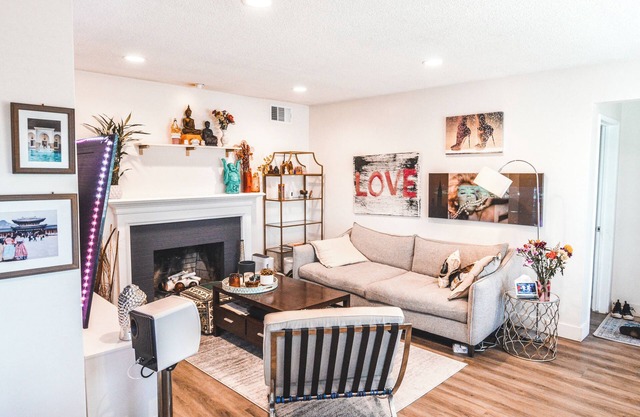Modern Socal living Disney Knotts and Beaches in a quiet neighborhood