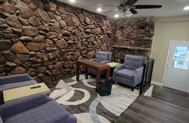 Modern Southern Vast Estate on 2 acres