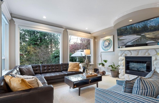 Modern Spacious Retreat