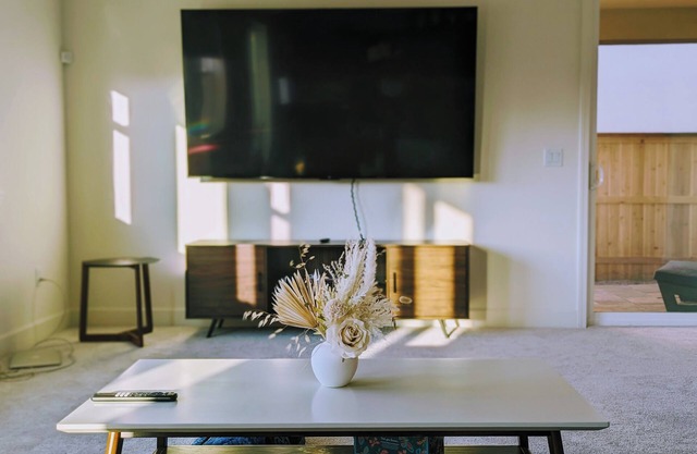 Modern, Spacious, Family friendly & Relaxing Home in Sparks, NV.