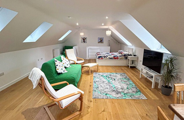 Modern Studio in Chandlers Ford