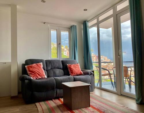 Modern Studio with Panoramic City View - SW4