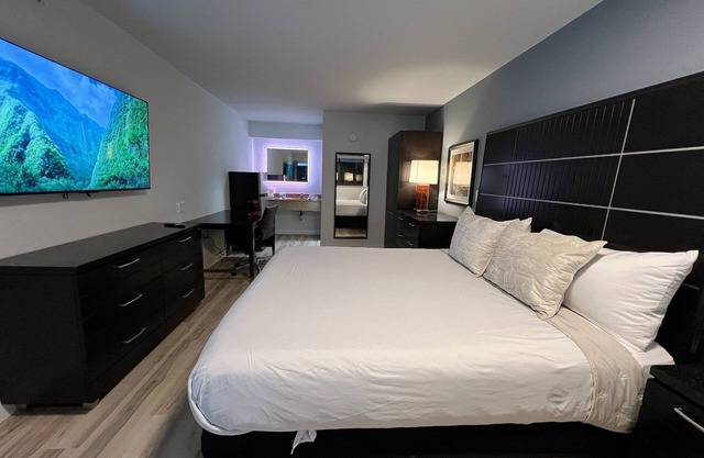 Modern studio with WiFi and fitness room in welcoming Baton Rouge