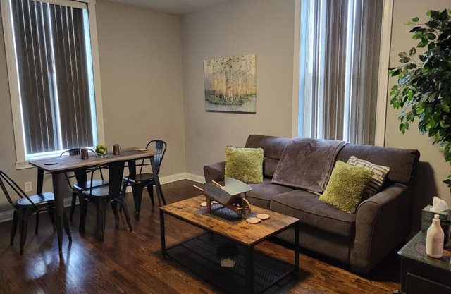 Modern style and comfort near UC