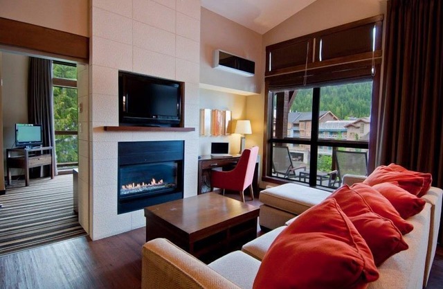 Modern Suite + King Beds | 5 Mins from DT Whistler