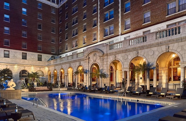 Modern Suite w/Living & Dining Areas! Pets Allowed! W/Parking, Pool & Cinema!