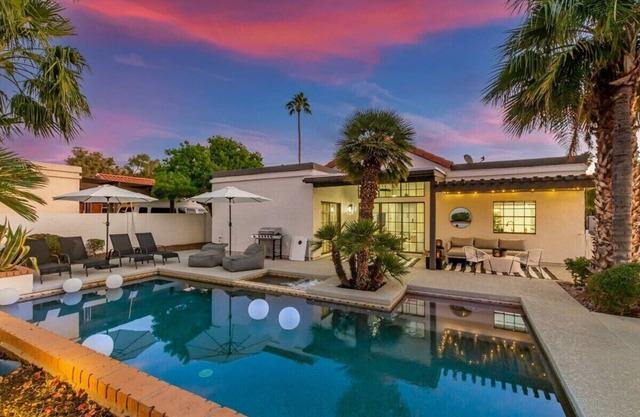 Modern-terranean Retreat|2 Masters | Pool & Hottub