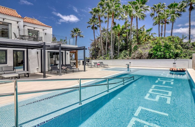 Modern villa w/ Elevator, Patio kitchen & Heated Pool