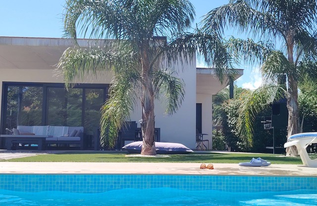 Modern Villa in Costa Brava, Private Pool, Garden, Sand beach 300m, Golf 5km