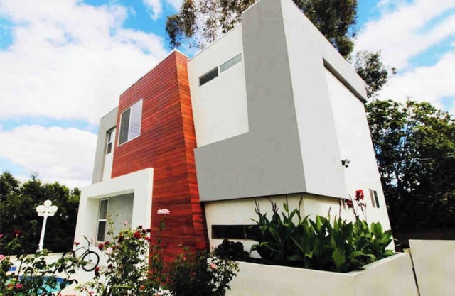 Modern Villa in West Hills