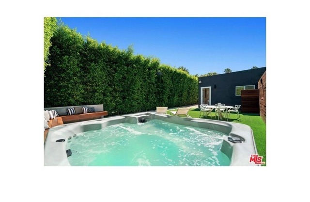 Modern West Hollywood Bungalow | 2 Bedroom | 2 Bath | Private Hot Tub & Fire-pit