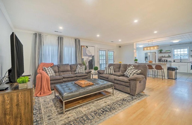 Modern Wilmington Getaway about 6 Miles to Beaches!